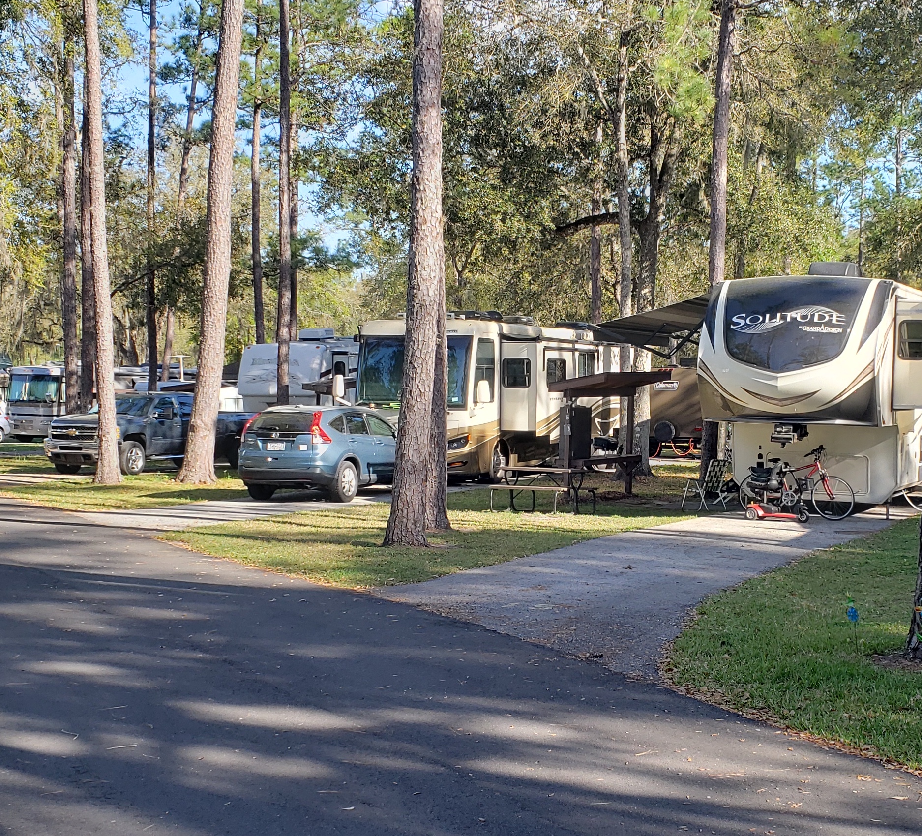 Florida RV Campground with Paved and Shaded Campsites